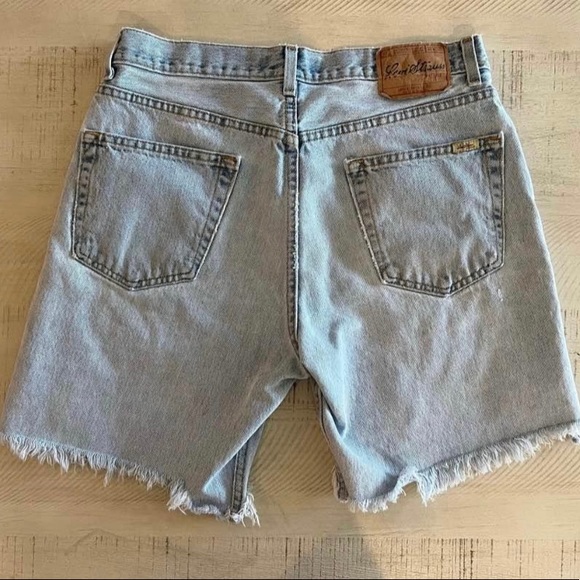 ⭐️PRICE FIRM⭐️ 2005 Levi’s Distressed High Waisted 100%Cotton Shorts - Picture 2 of 10
